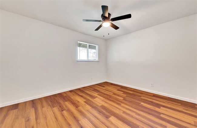 Building Photo - 3514 Southridge Dr