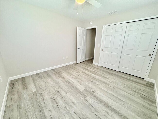 Building Photo - 3126 Shamrock Dr