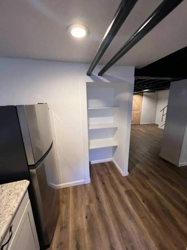 Building Photo - 236 Oak Terrace