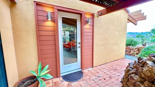 Building Photo - Beautiful Custom, Detached Guest Home on Stunning, Private, Gated, Country Property in Fallbrook!