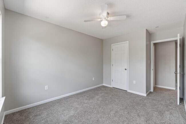 Building Photo - 183 Swaying Pine Ct