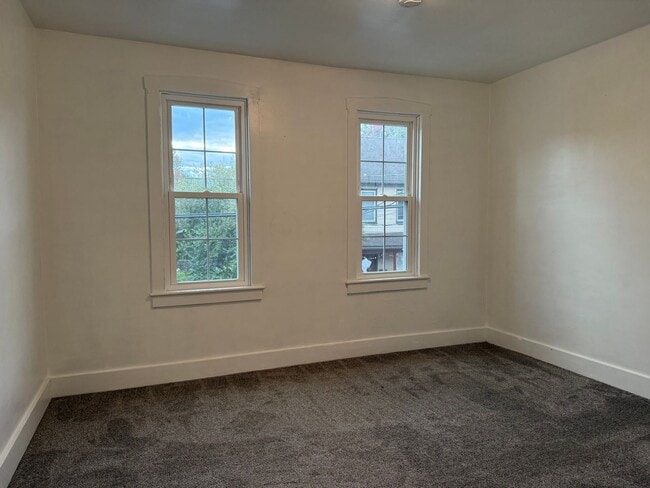 Building Photo - 3 Bedroom, 2 Bath Home in Manheim - Fenced...