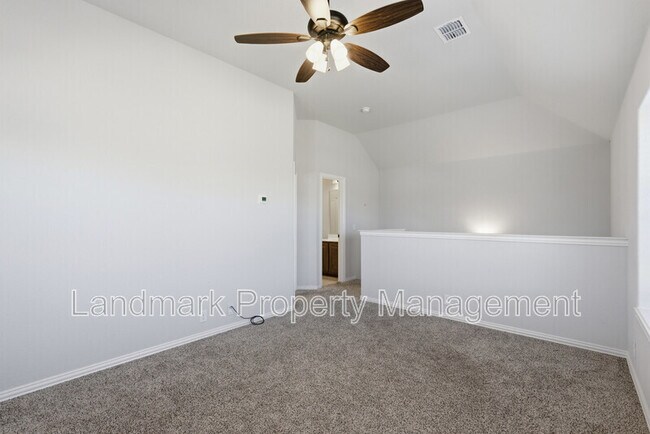 Building Photo - 310 Marigold Ct