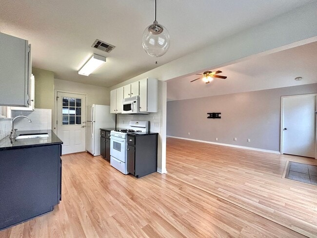 Building Photo - 11908 Snow Finch Rd