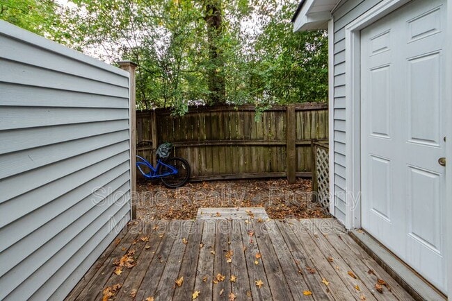 Building Photo - 252 Howle Ave