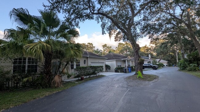 Building Photo - Beautiful 3/2 in Fiddlers Cove