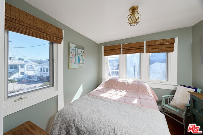 Building Photo - 34 Park Ave