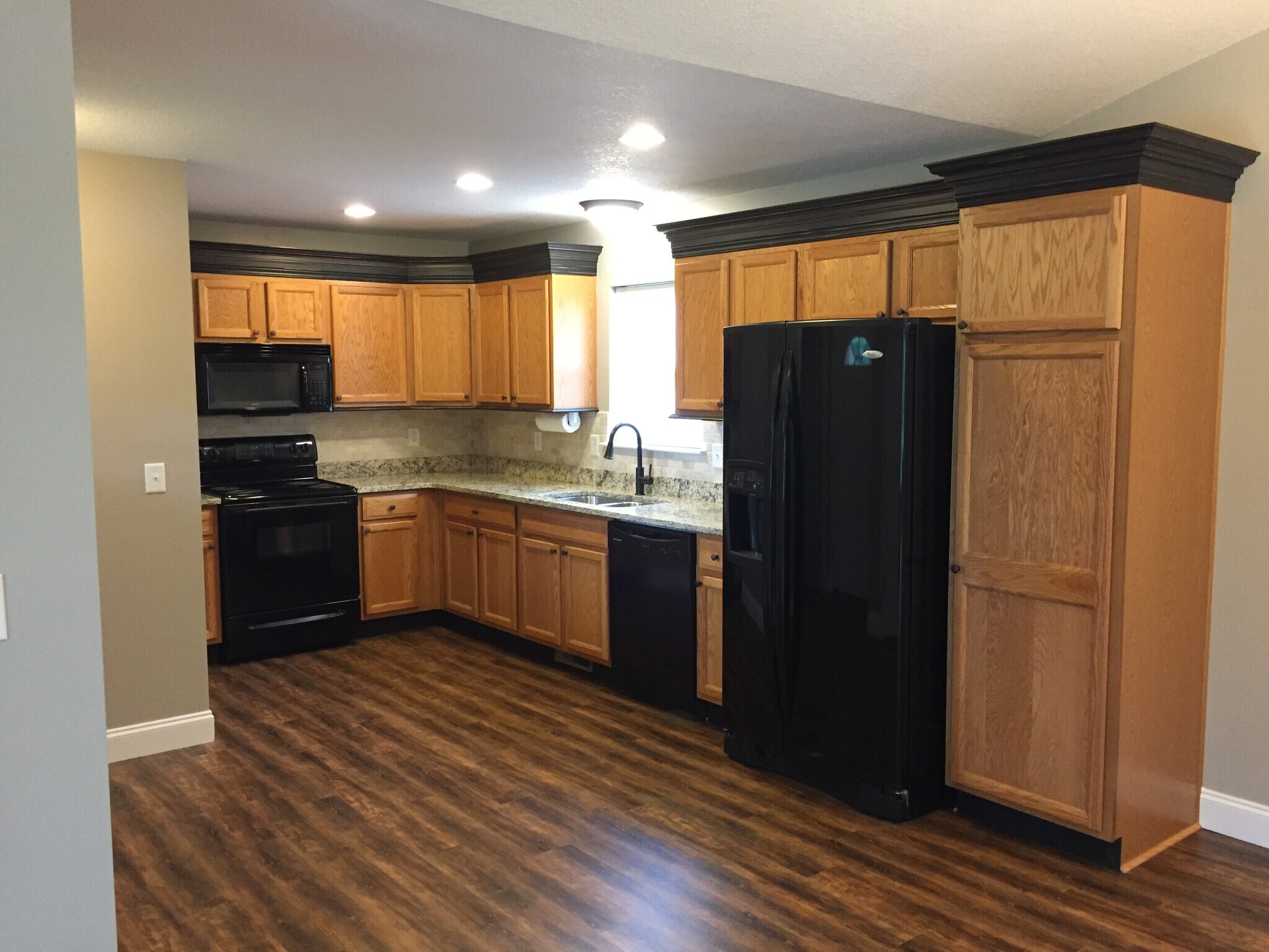 Kitchen - 2B Circleview Dr
