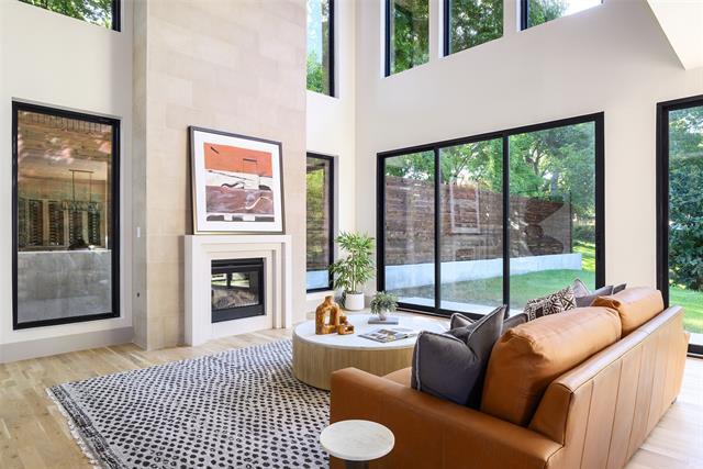 Building Photo - 6984 Santa Barbara Dr