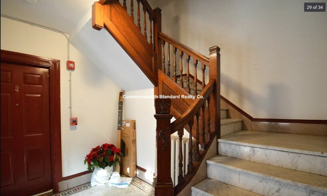 Building Photo - 100 St Mary's St