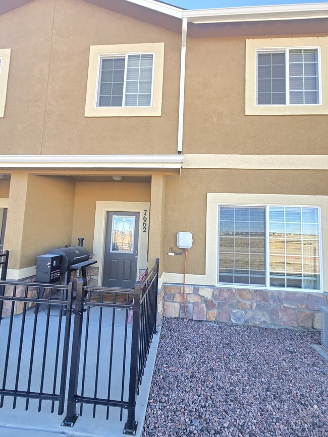 Building Photo - 7662 Spruce Pne Grv