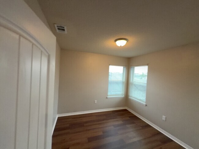 Building Photo - 10697 Atwater Bay Dr