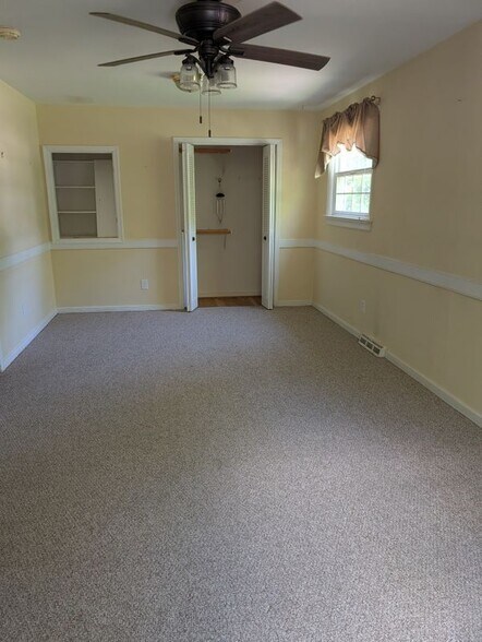 Building Photo - 8903 Freestone Ave