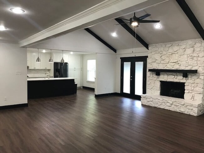 Building Photo - Breckenridge House