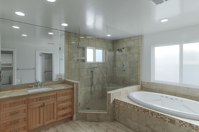 Building Photo - 3-Bed + 2.5 Bath Home with roof top deck with views of Ocean | Silverstrand Beach | Unfurnished