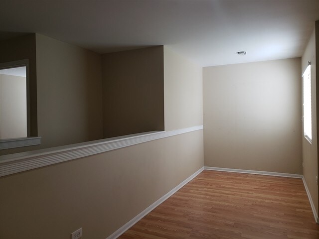 Building Photo - 2108 Primrose Dr