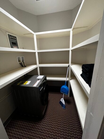 Building Photo - 24 S River St