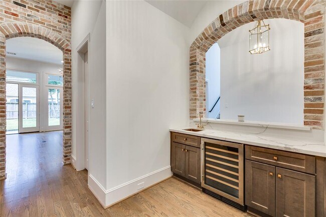Building Photo - 3302 Elmridge St