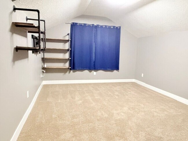 Building Photo - PRIMARY SUITE ON MAIN in a Beautiful Herriman House