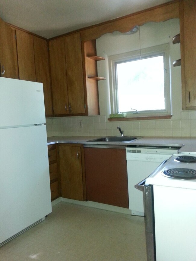 Building Photo - 630 S Washington Ave