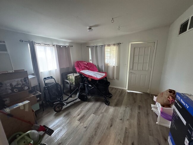 Building Photo - Home for Rent in Rio Linda