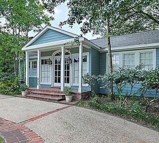 Building Photo - 225 LSU Avenue