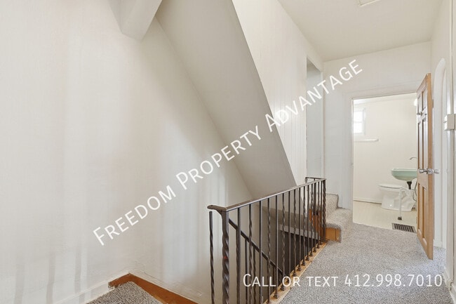 Building Photo - 703 Excelsior St