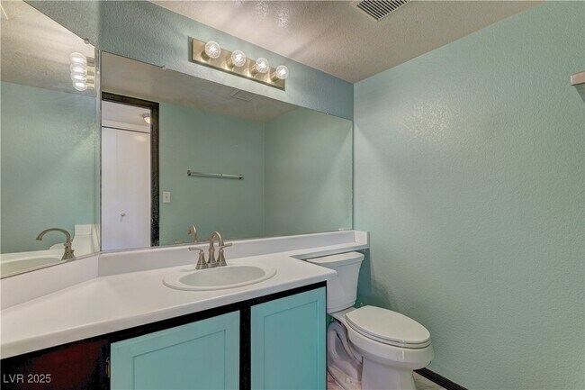 Building Photo - 938 Carnival Ave