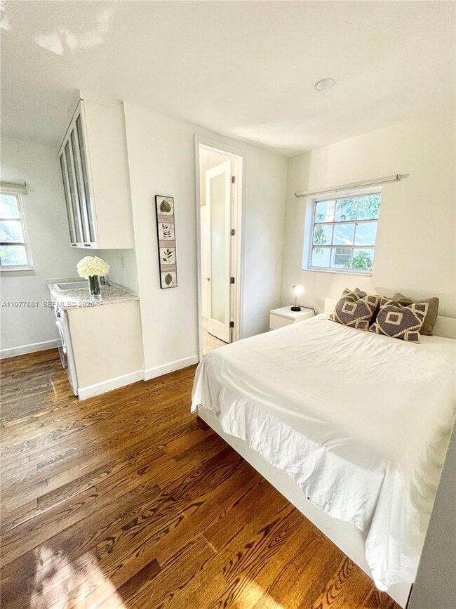 Building Photo - 439 15th St