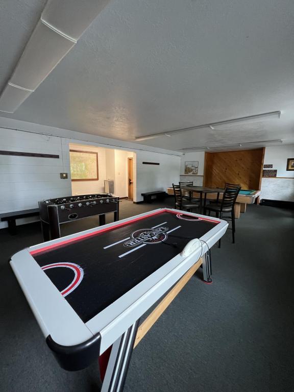 Building Photo - 0675 Straight Creek DVW I 101