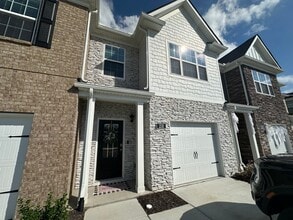 Building Photo - FOR LEASE- NEW TOWNHOME IN LEBANON!