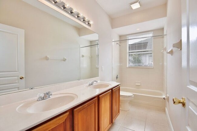 Building Photo - Stunning 4/3 Pool Home with a Bonus Room a...