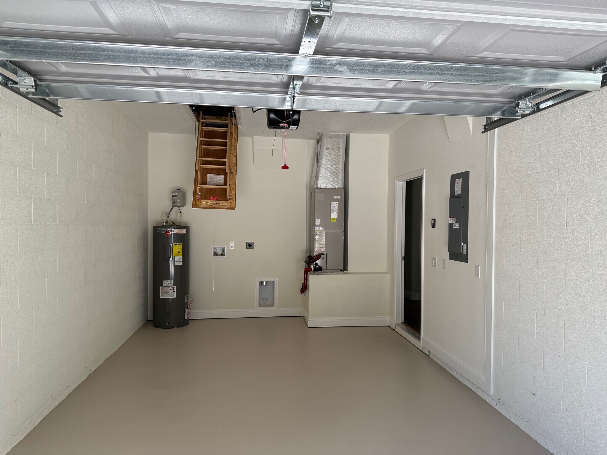 Building Photo - 9 Ullemay Ct