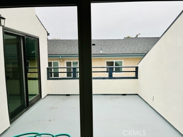 Building Photo - 638 3rd St