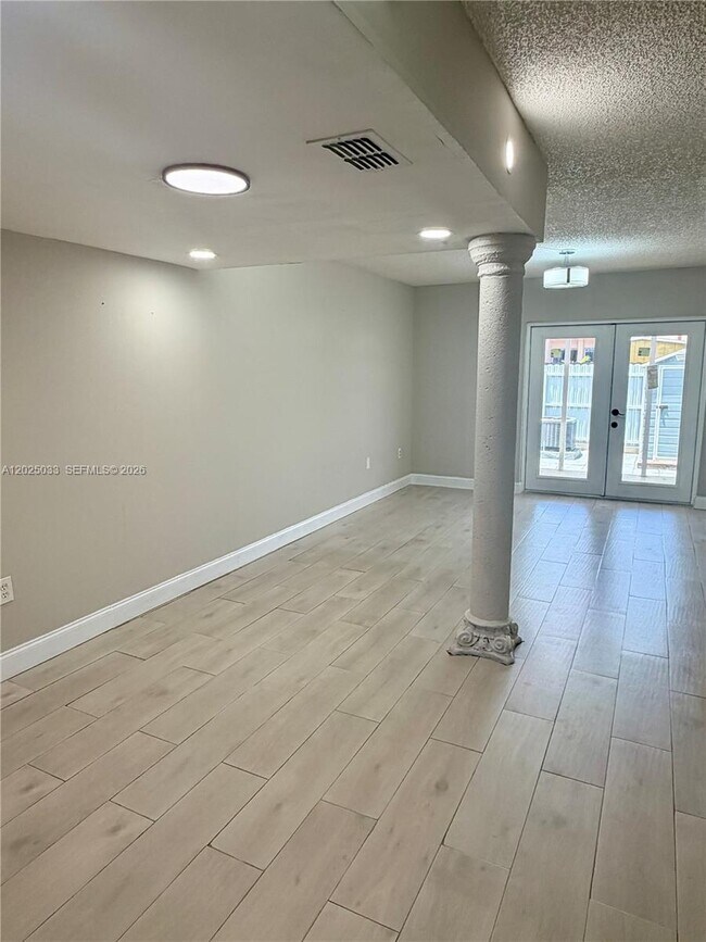 Building Photo - 1705 W 57th St