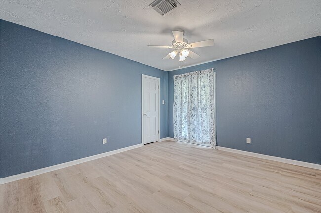 Building Photo - 8110 Bent Oak Ln