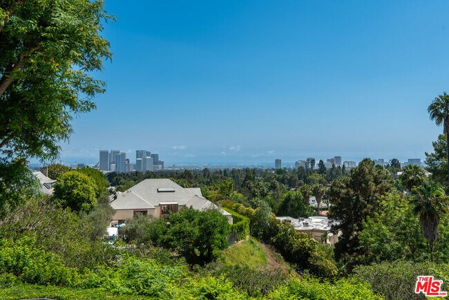 Building Photo - 1160 Shadow Hill Way