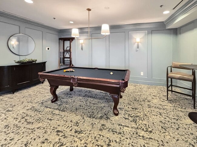 Building Photo - A 2 BR Lifestyle of Luxury at One Vinings Mountain!