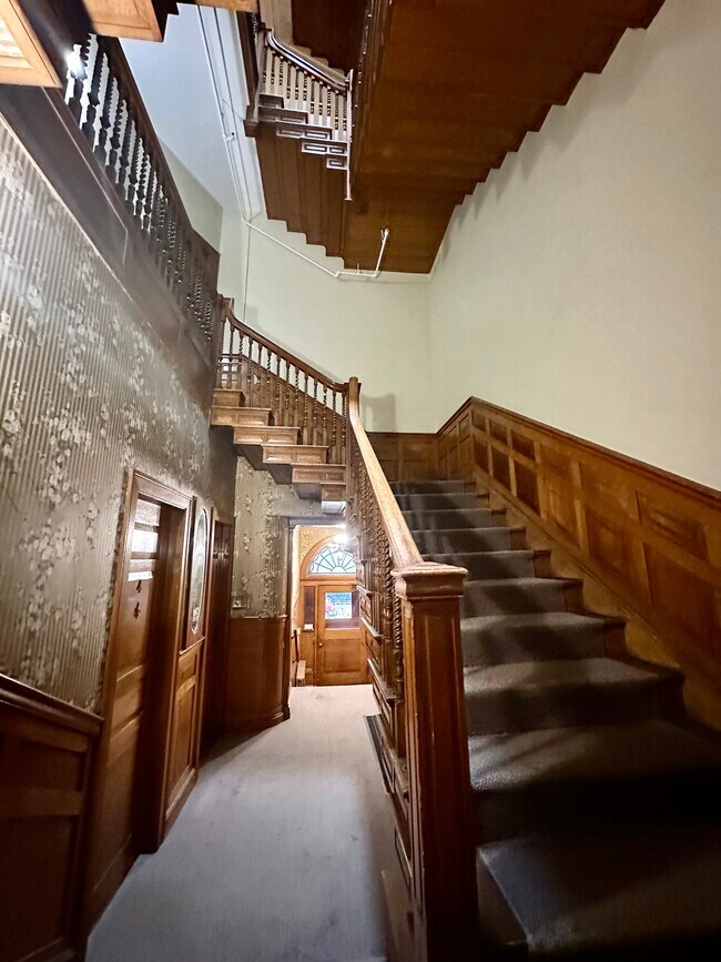 Building Photo - 472 Beacon St