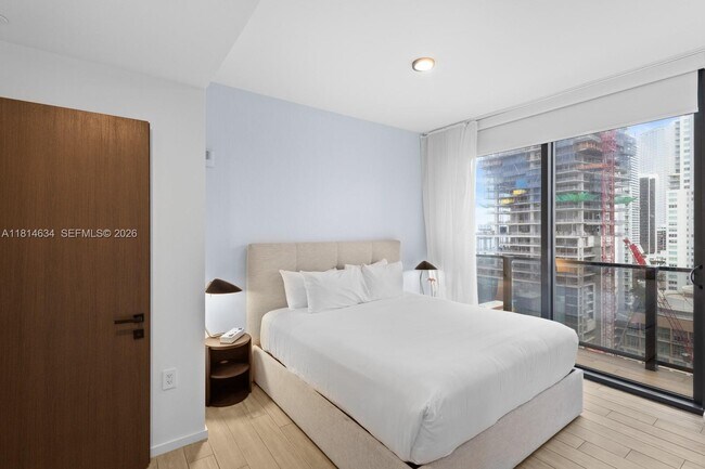 Building Photo - 398 NE 5th St