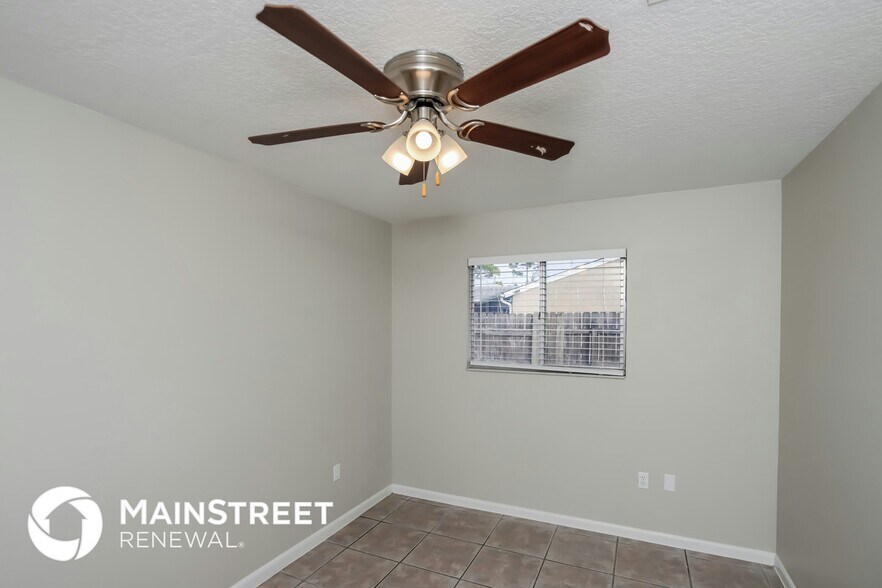 Building Photo - 1130 Emerald Rd SE