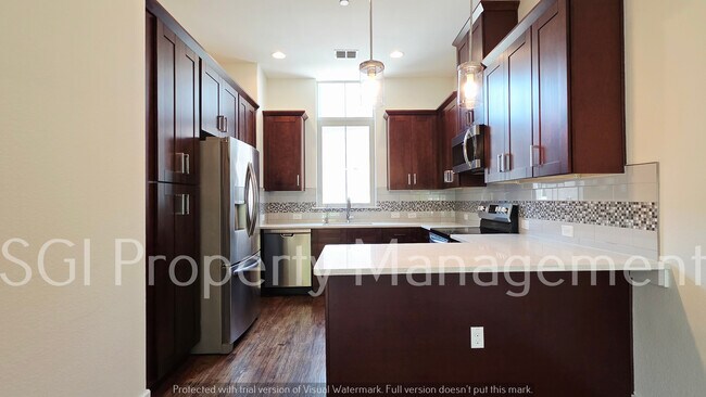 Building Photo - 13222 Bee St