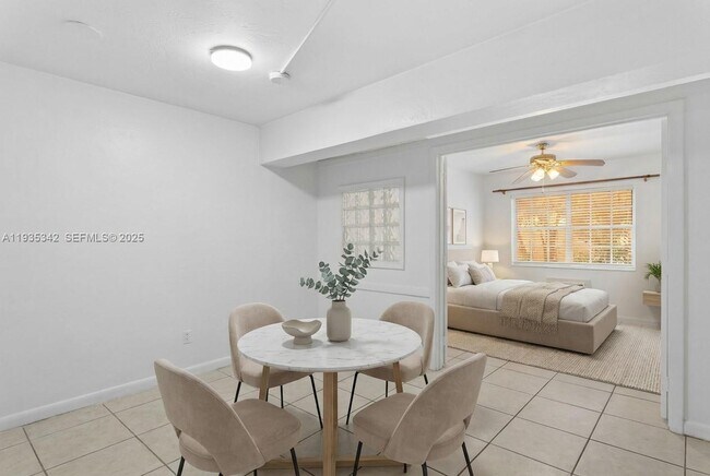 Building Photo - 318 Majorca Ave