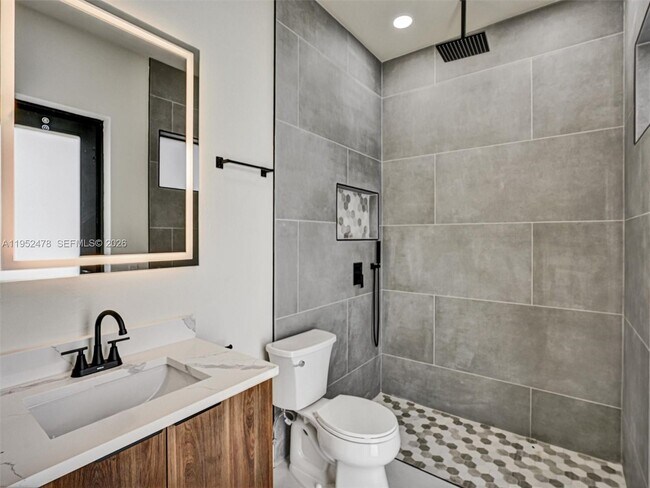 Building Photo - 3510-3521 21st St SW