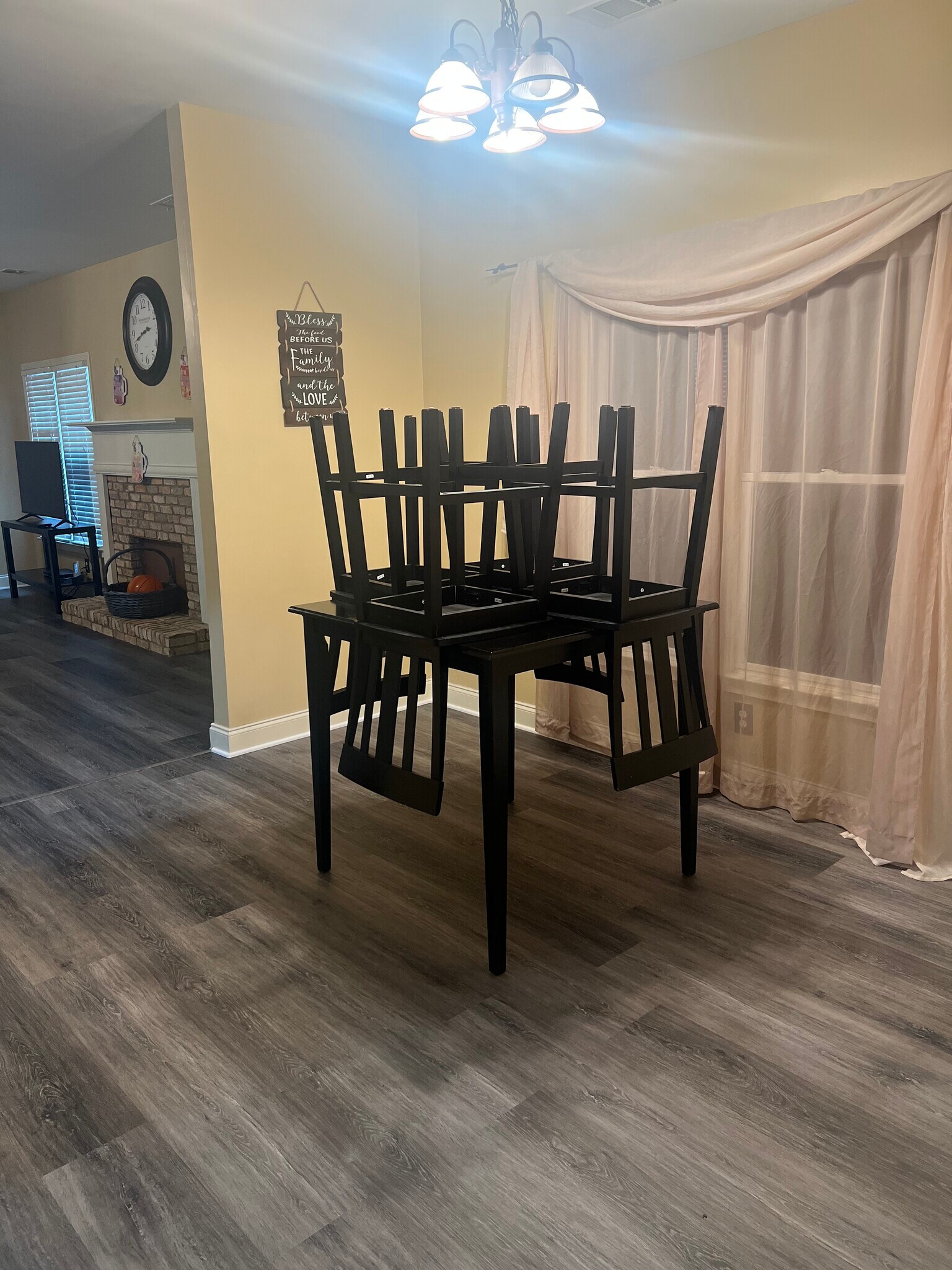 eat in dining room - 629 Kaylins Ct