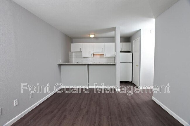 Building Photo - 1212 S. Longfellow