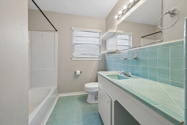 Building Photo - 8037 Longridge Dr