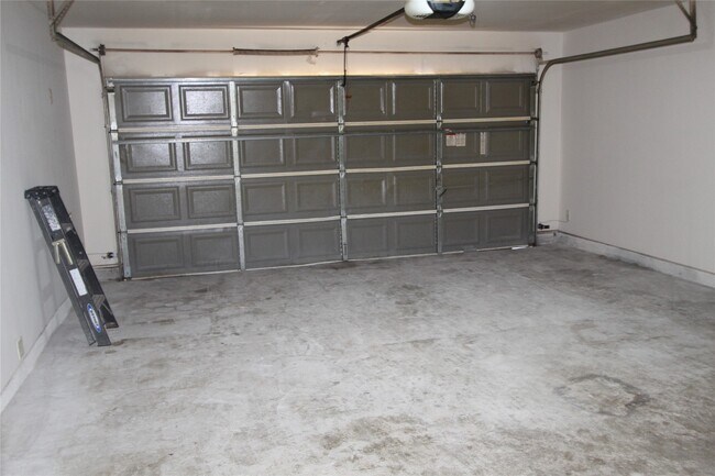 Building Photo - 5707 Saluda Creek Ln
