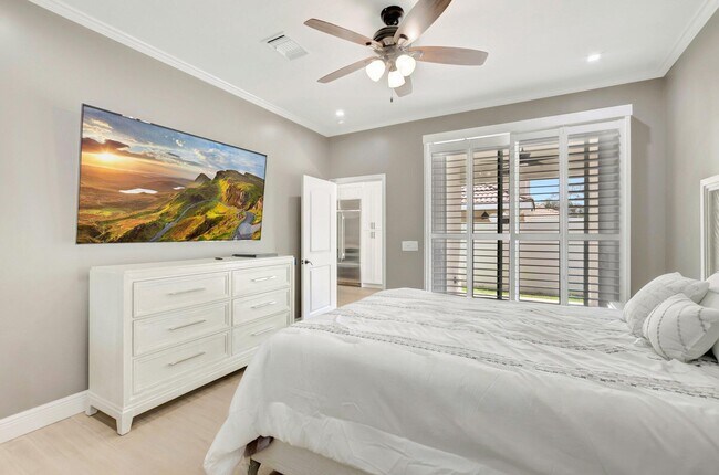 Building Photo - 1050 Delray Lakes Dr