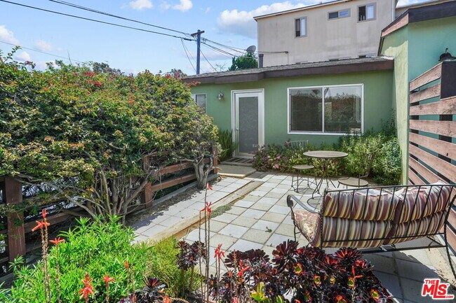 Building Photo - 709 Ocean Park Blvd